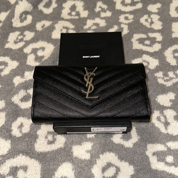 Authentic Saint Laurent YSL Large Grain de Poudre Flap Wallet😍 New 😍 - Picture 7 of 17